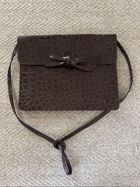 VINTAGE FURLA Brown Croc-Embossed Leather Bow Crossbody Bag | Made in Italy